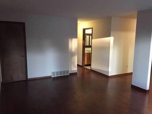 5th image of 3522 Holland Park Ln