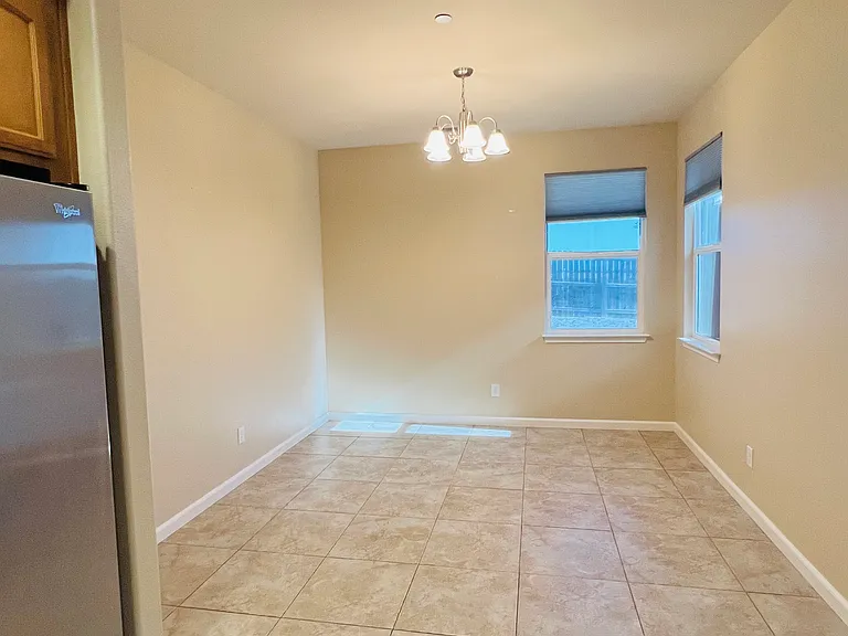 2953 Bancroft Dr — Photo 9