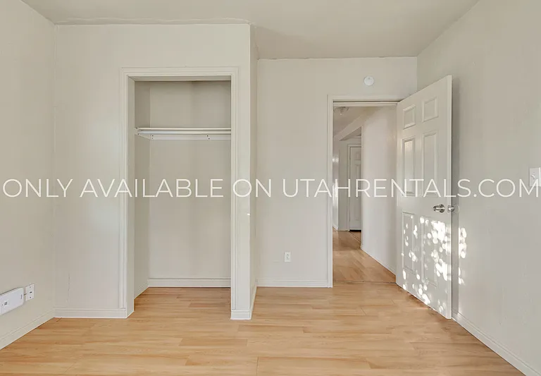 250 Franklin St — Photo 10