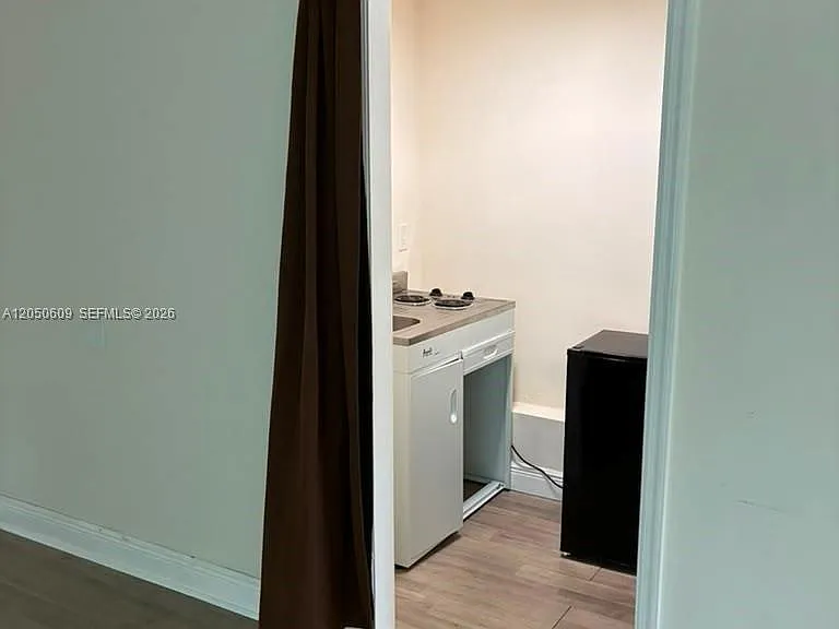 3700 NE 13th Ter #1 — Photo 10