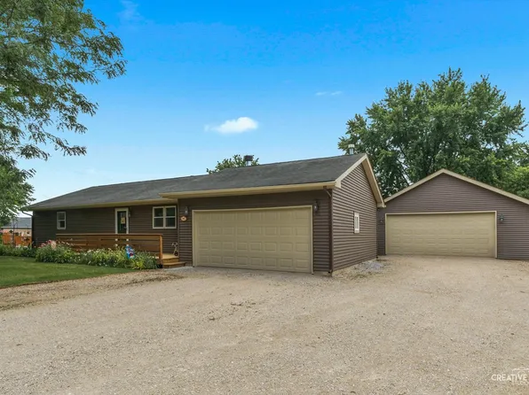 14 Earl St, Plano, IL 60545