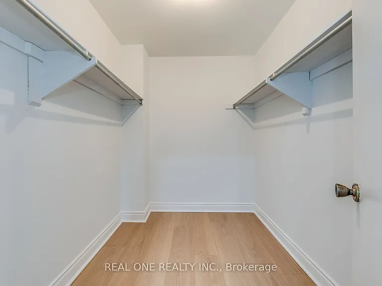655 Paragon Pl E — Photo 36