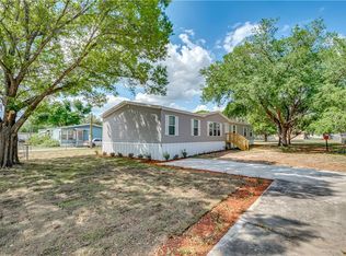 8 Valencia Ct, Winter Haven, FL 33880