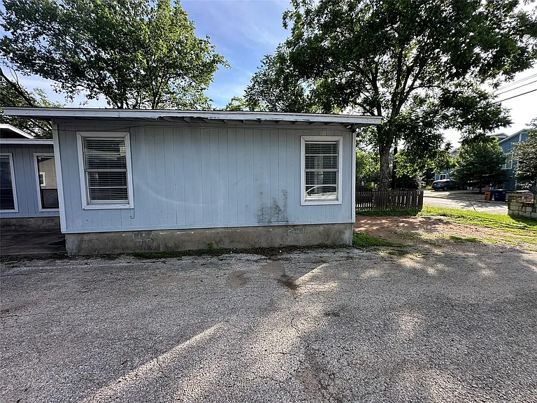 4412 Gillis St #A — Photo 6