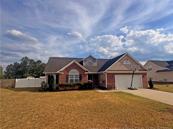 175 Sandspur Ct, Raeford, NC 28376