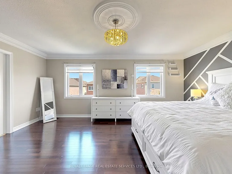 1158 Atkins Dr — Photo 24