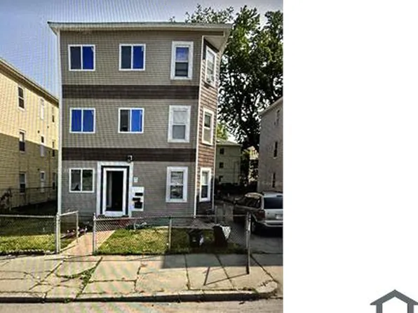 98 Maywood St, Worcester, MA 01603