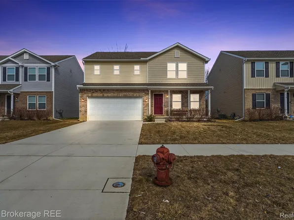 1640 Golfview Dr, Ypsilanti, MI 48198