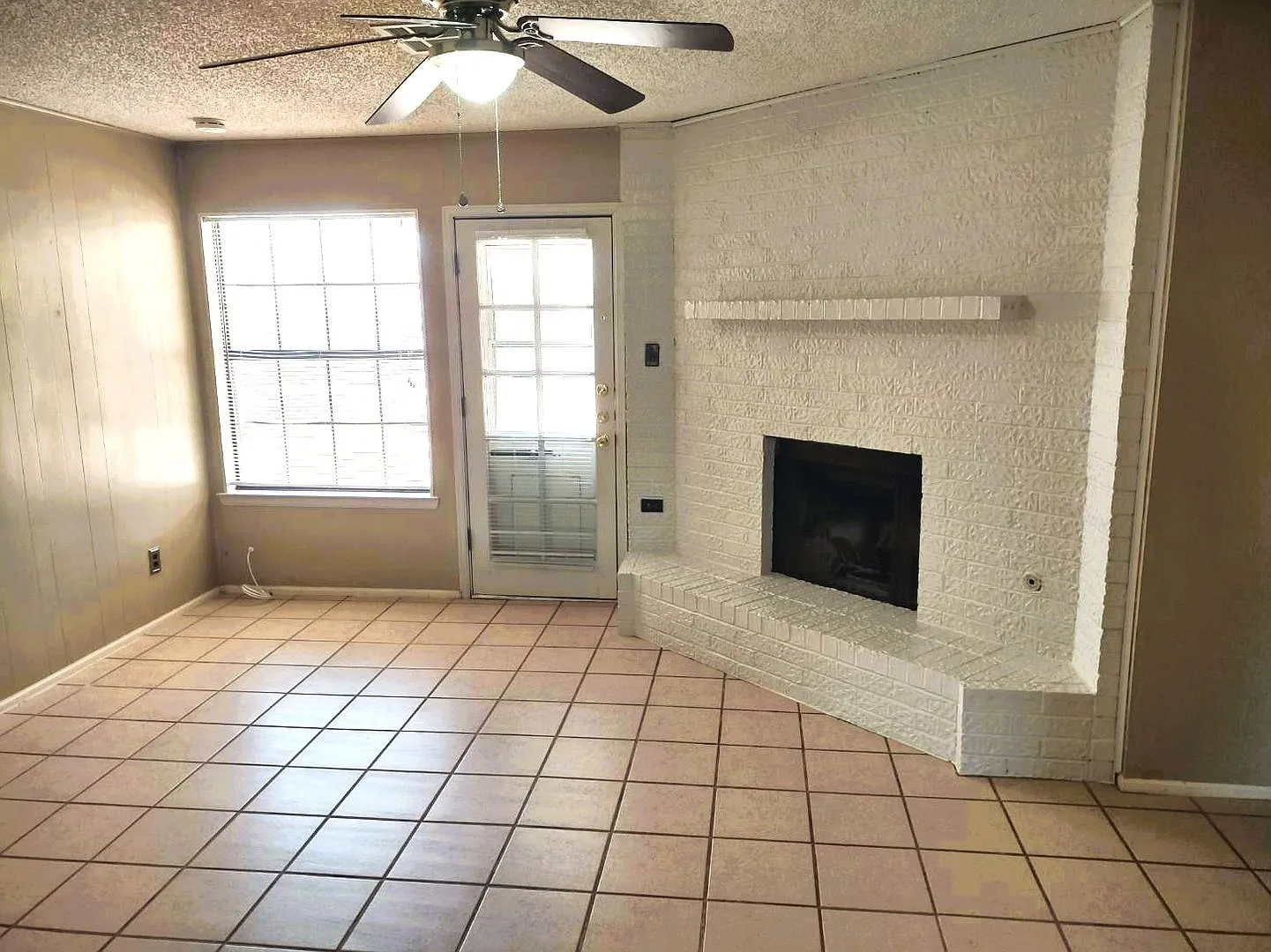 Adorable Single Level Westside Home With Refrigerated Air Located In Quiet Well Established Neigh... — Photo 3