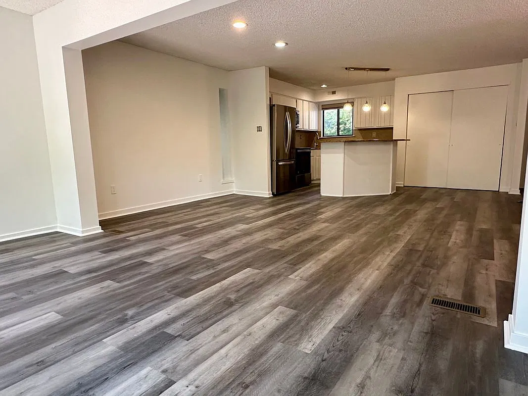 2 bed, 2.0 bath, 1800 sqft, $2,950 — Photo 2