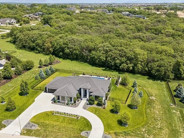 4215 S 230th Plz, Elkhorn, NE 68022