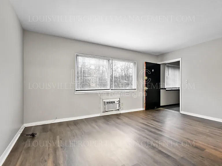 2423 Lindsay Ave #4 — Photo 10