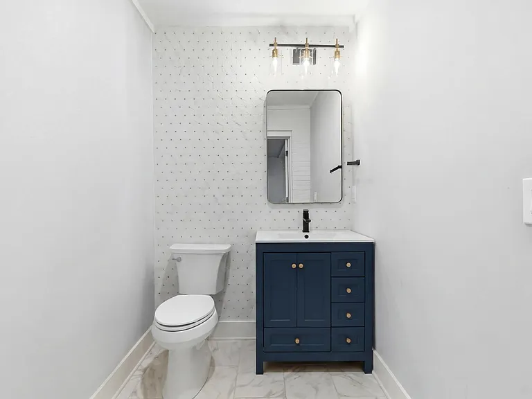 411 Edwin St #A — Photo 16