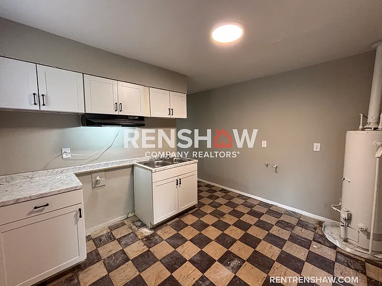 1840 Marjorie St — Photo 2