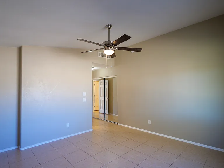 1672 W Wood Crest Ct — Photo 9