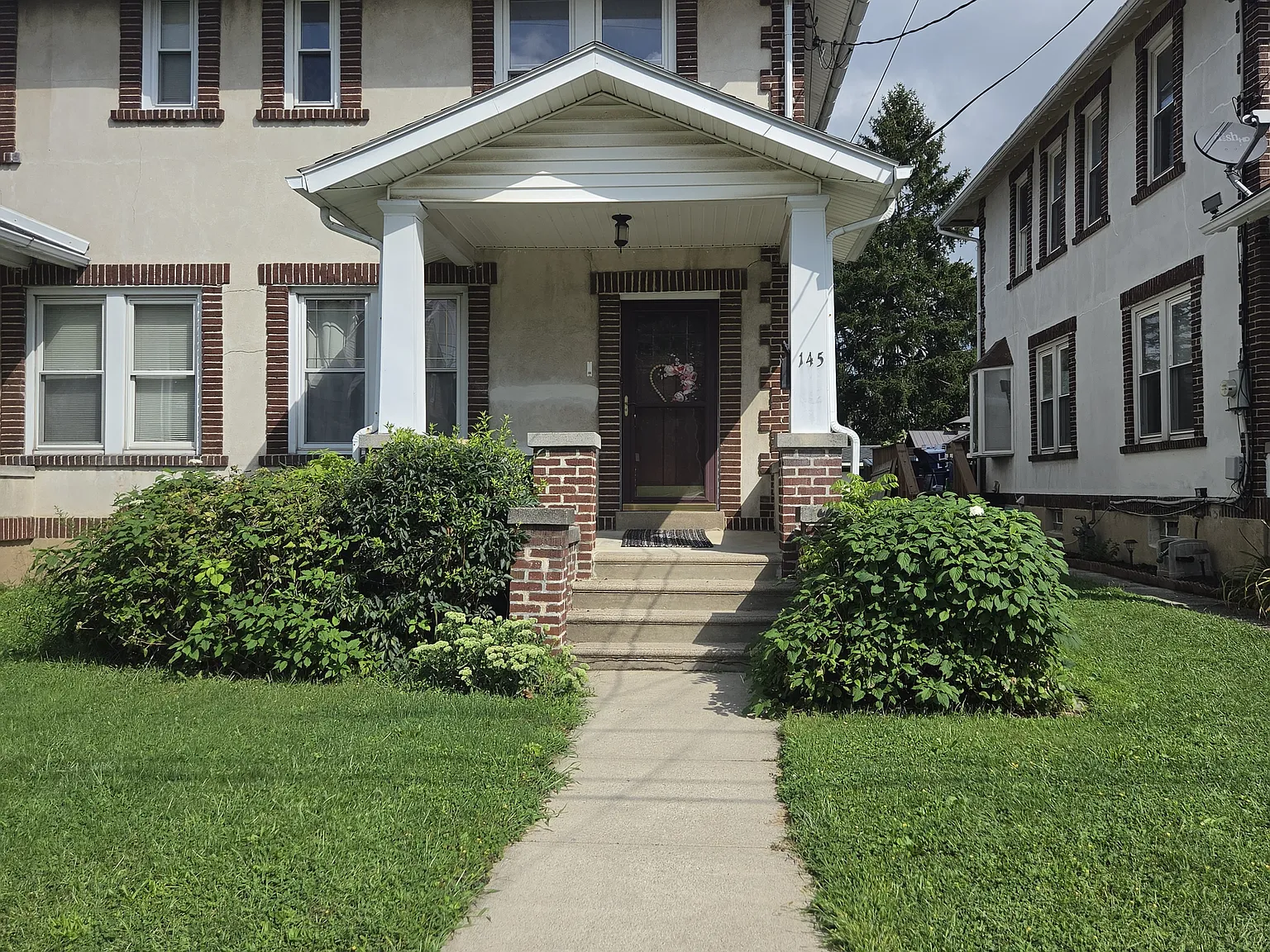 145 W Brookdale St — Photo 2