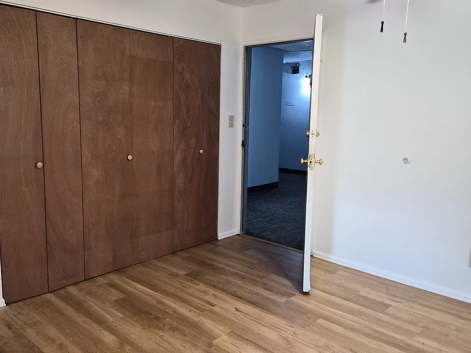 Entry/Dine Room