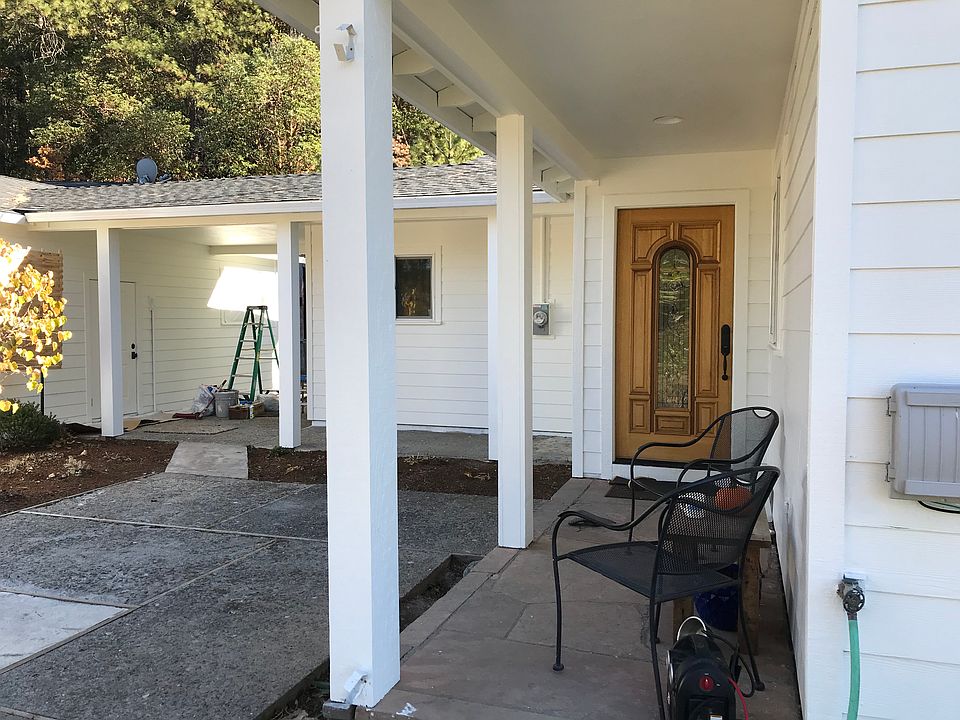 2nd image of 1399 Upper Applegate Rd