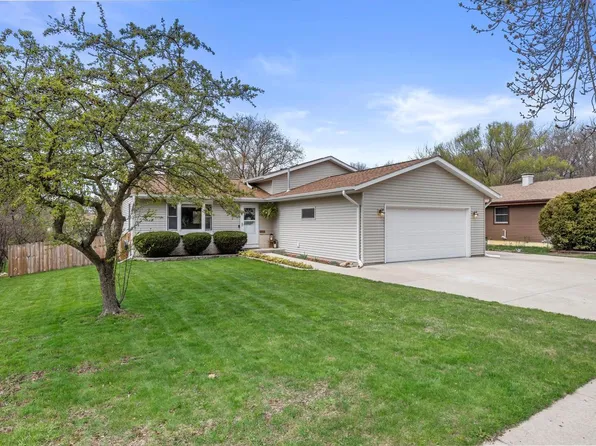 522 South Grandview BOULEVARD, Waukesha, WI 53188