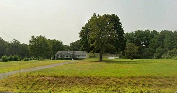 233 Spielman Hwy — Photo 4