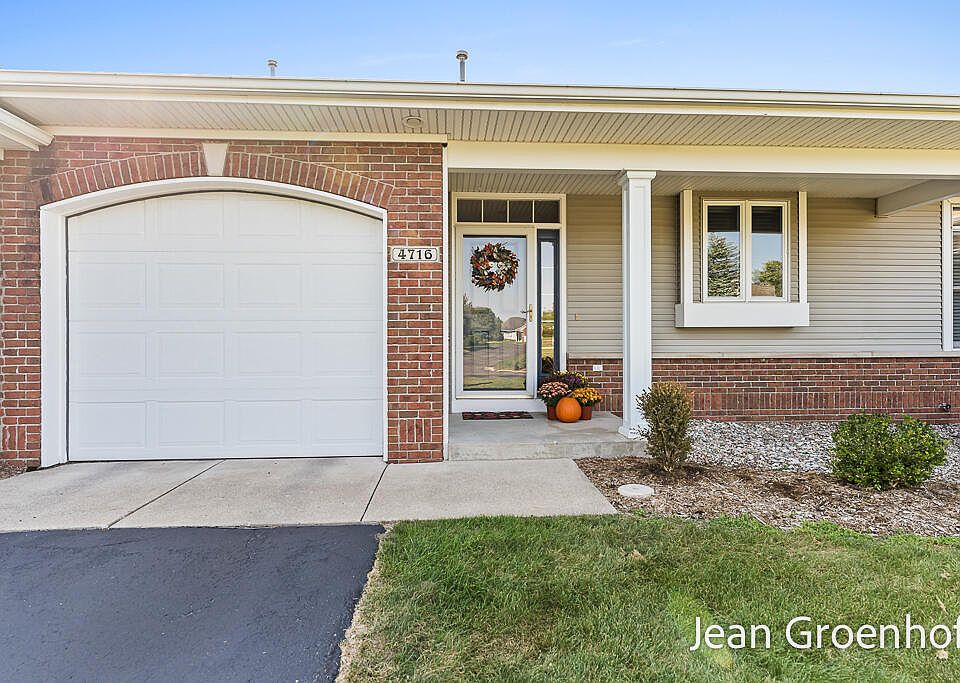 1st image of 4716 Heritage Meadow Dr