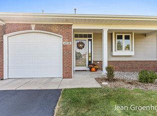 4716 Heritage Meadow Dr, Holland, MI 49423