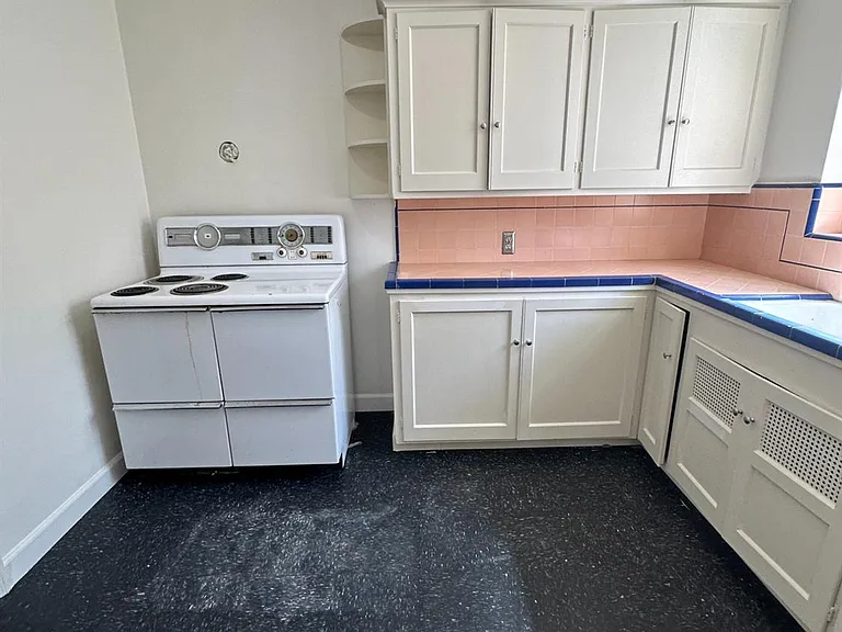 330 W Olive Ave — Photo 11