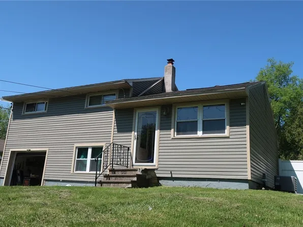 8425 Dawn Dr, Rome, NY 13440