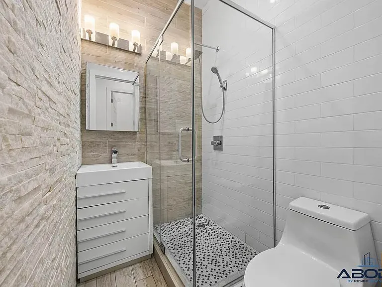 43 Sutton St #2L — Photo 7