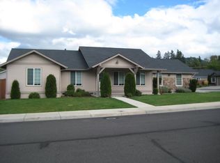 2085 Colorado Ln, Grants Pass, OR 97527