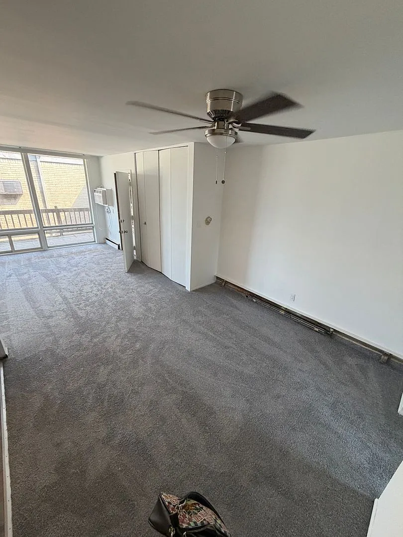 Renovated One Bedroom Apt On Nautical Mile — Photo 3