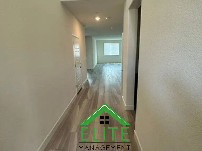 4007 Stanwick Ave — Photo 5