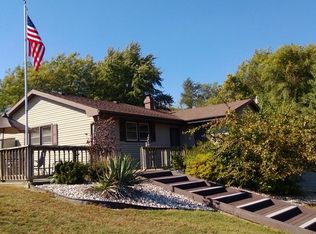 2590 N Lincoln Lake Dr, Coal City, IL 60416