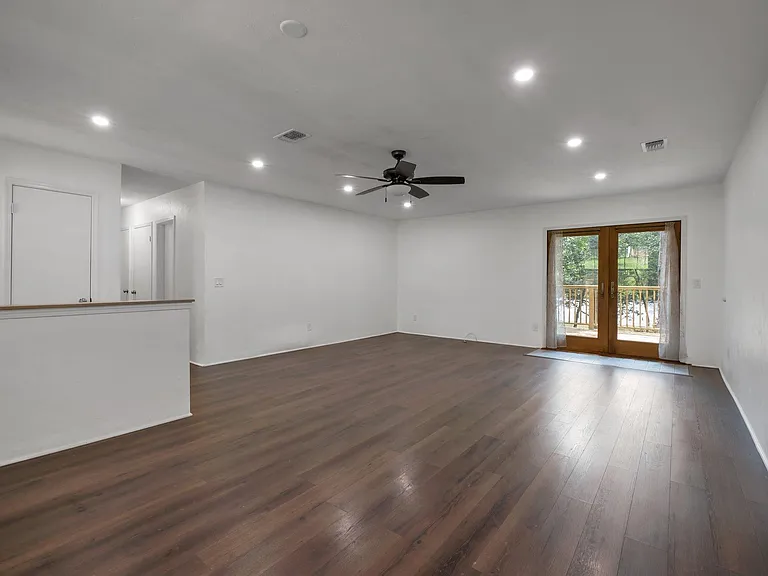 1112 Missionwood Ln — Photo 6