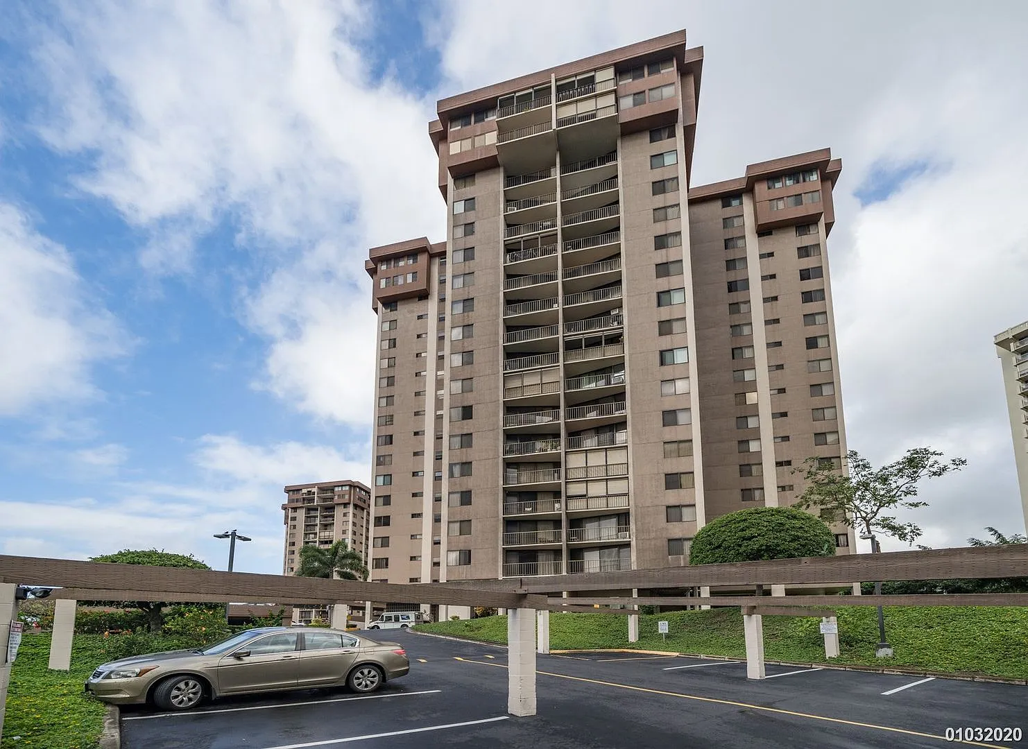 2br/2ba/2pkg In Park At Pearl Ridge — Photo 1