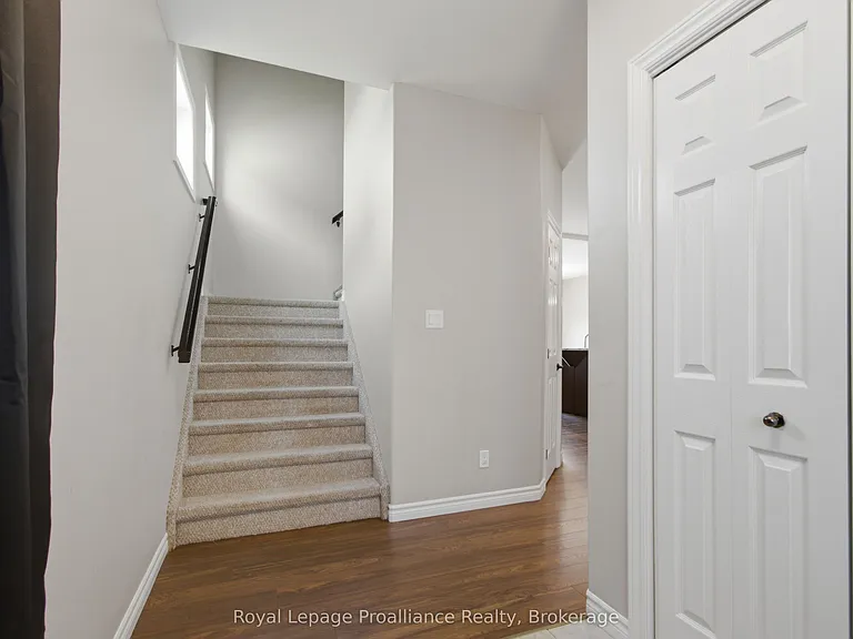 5 Cottonwood Dr — Photo 2