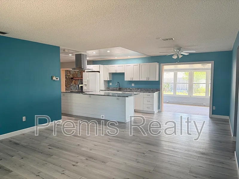 2 bed, 2.0 bath, 1535 sqft, $2,395 — Photo 2