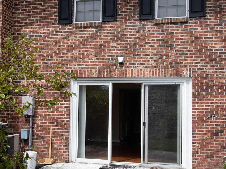 324 Lakeside Dr #E3 — Photo 9