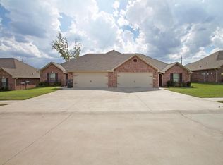 4035 Stonebridge Dr, Tyler, TX 75707
