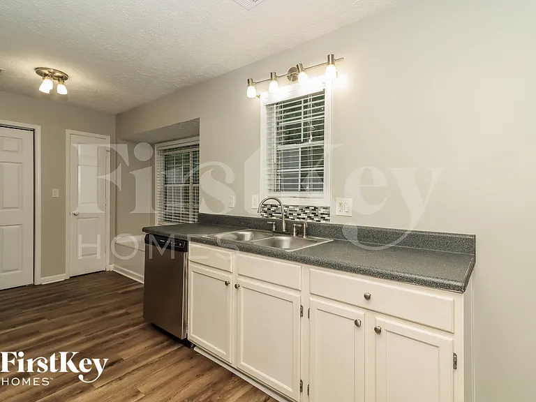 3765 Willow Ridge Rd — Photo 7
