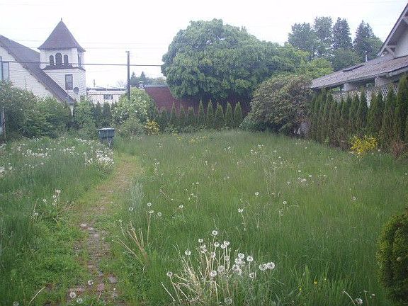 5th image of 131 Cedar Ave