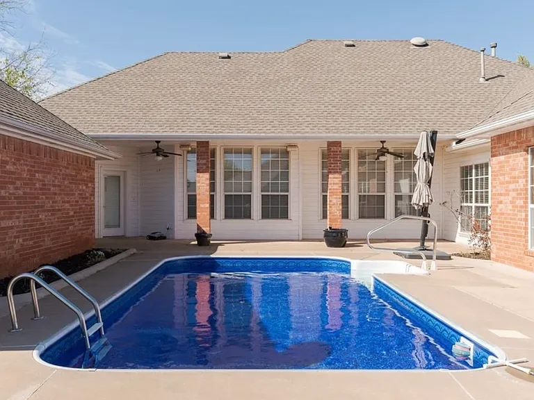 12700 Sutton Hill Rd — Photo 41