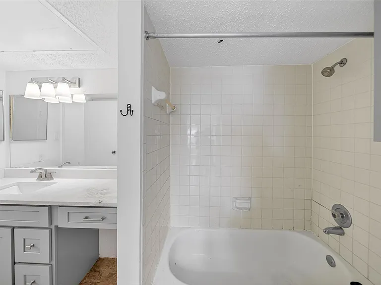 2750 Holly Hall St #1706 — Photo 15
