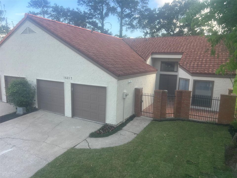 1st image of 16017 Golf Club Dr