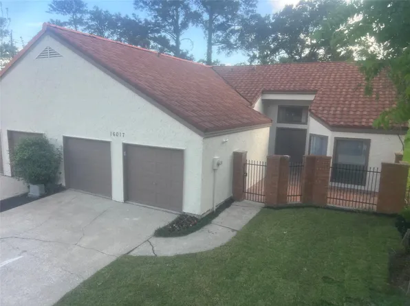 16017 Golf Club Dr, Crosby, TX 77532