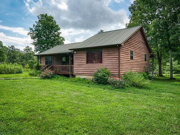 3rd image of 379 Locksley Dr