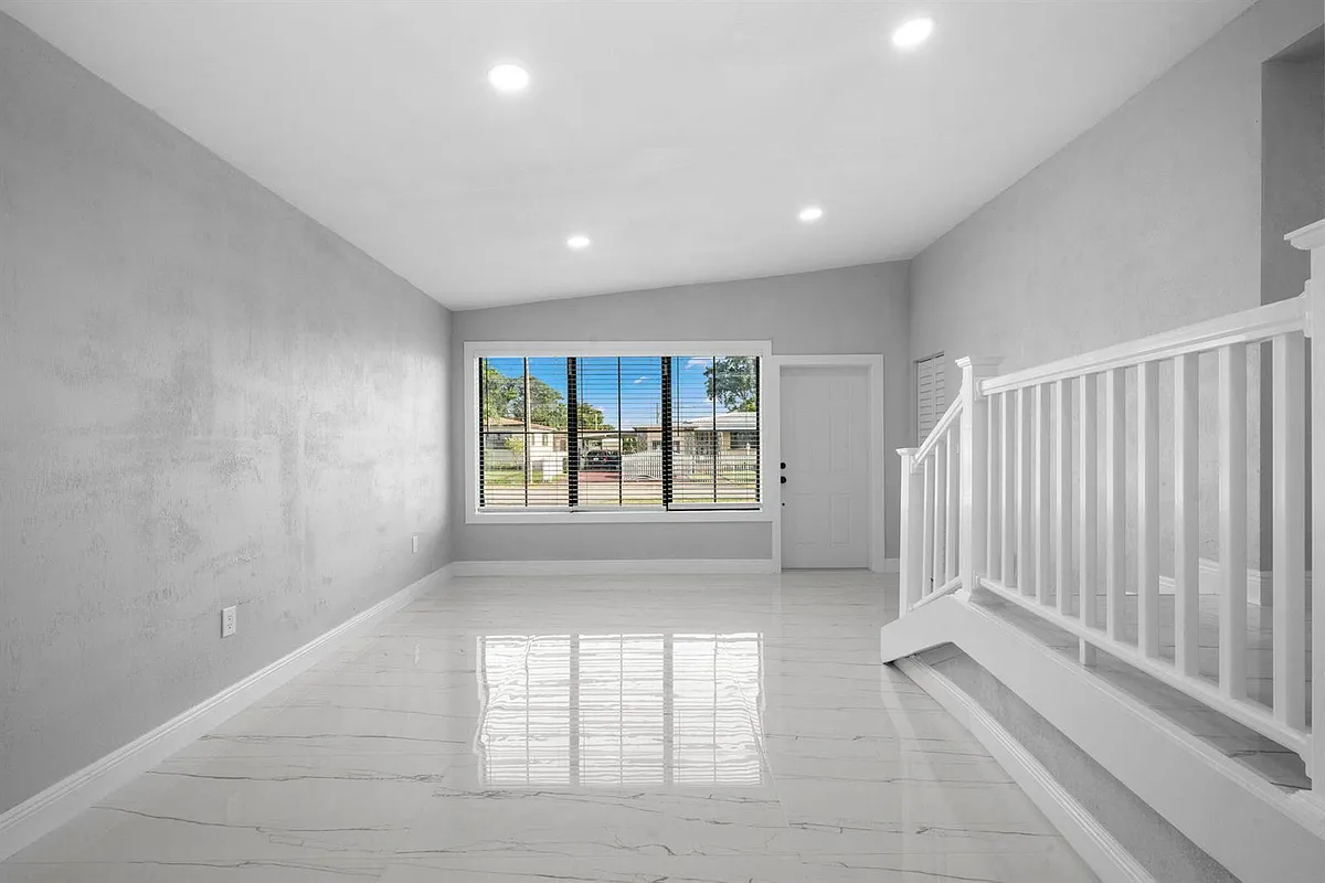 Building Photo - 1300 NW 90th St