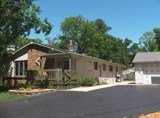 W183S6581 Jewel Crest Dr, Muskego, WI 53150