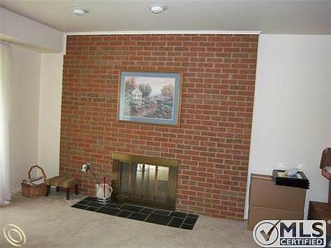 Dual FP Living Rm.JPG