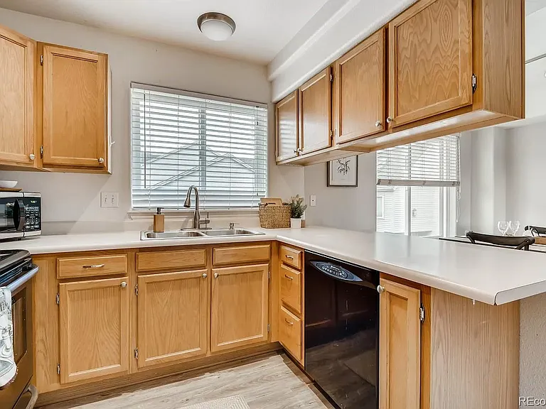 404 Antero St — Photo 9